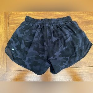 Black Camo Lululemon Hotty Hot Shorts 4” inseam